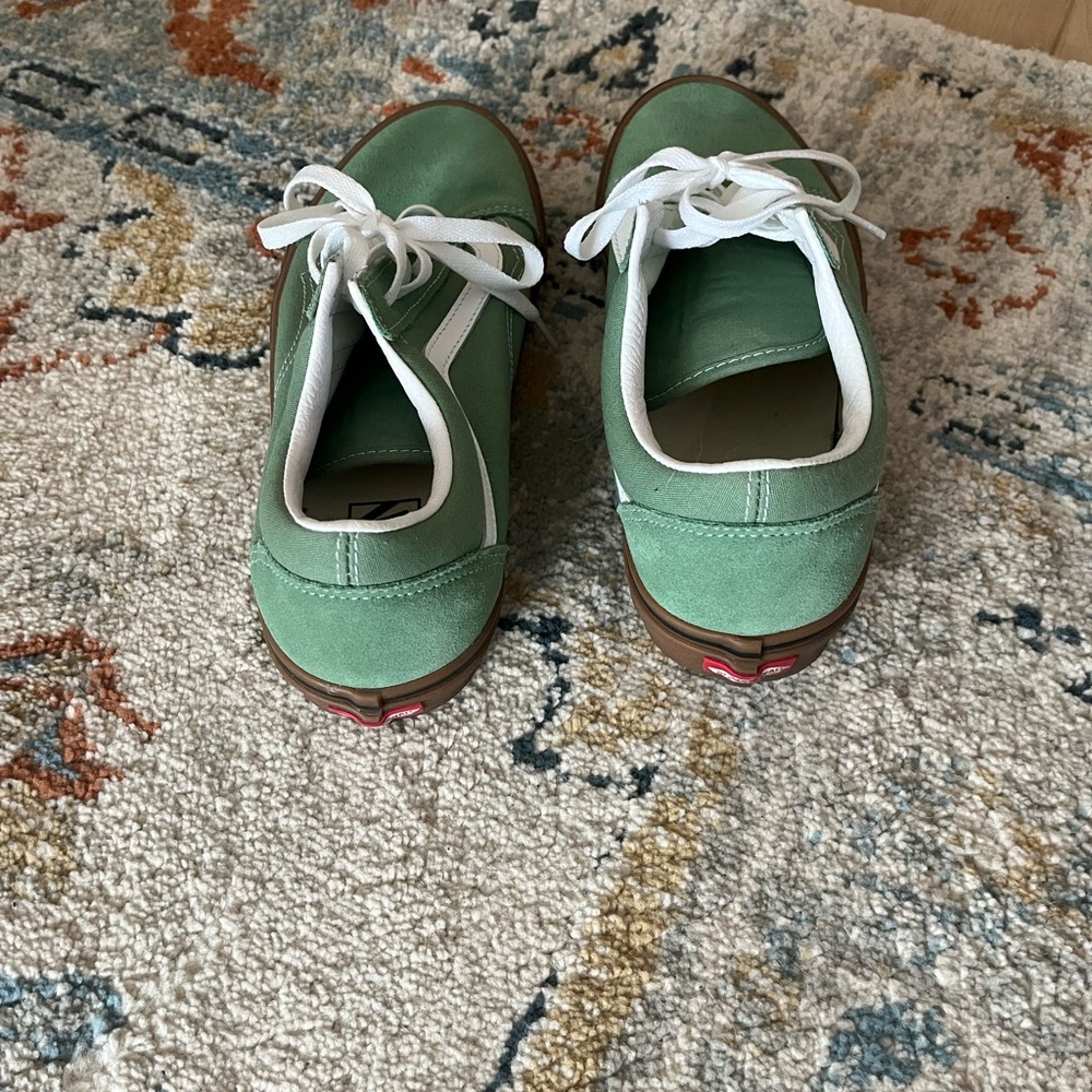 Vans - Picture 3 of 6